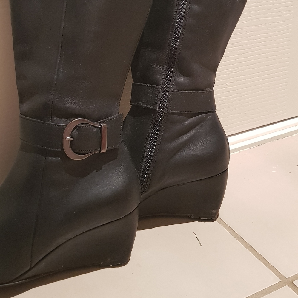 Ladies black boots - Picture 3 of 4